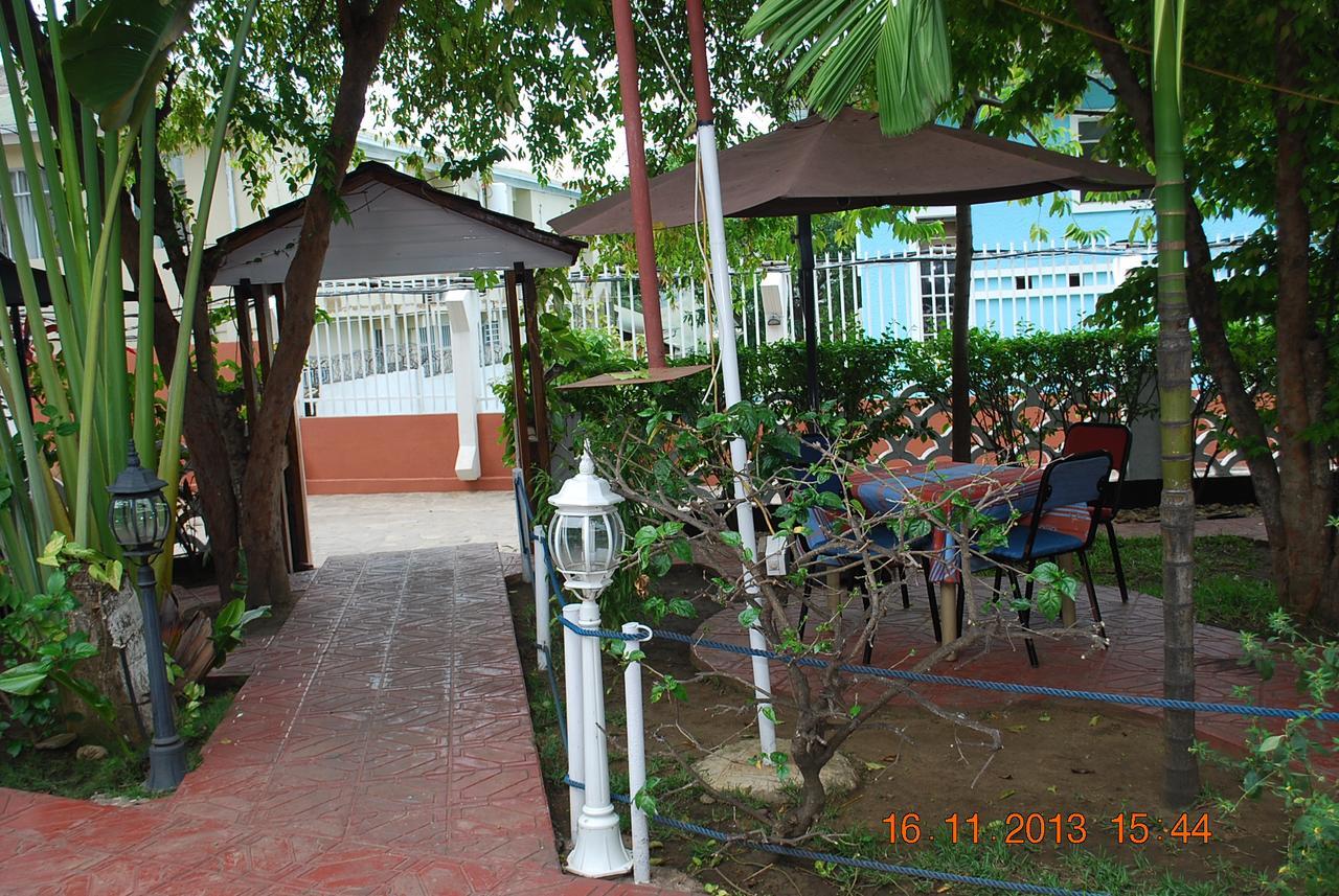 Hotel Vivi Palace Matadi Exteriör bild